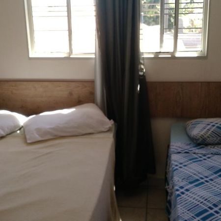 Dormitorio Canarinho Goiânia Exterior foto