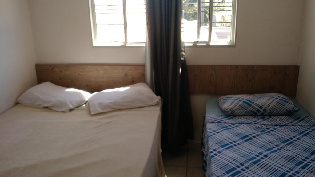 Dormitorio Canarinho Goiânia Exterior foto